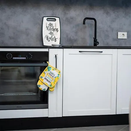 Select 6 Апартаменты Тирана