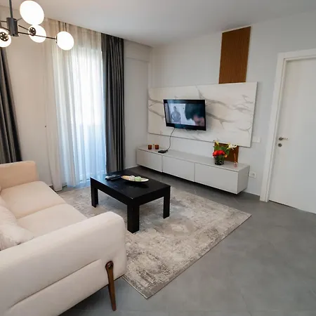 Select 6 Apartmán Tirana