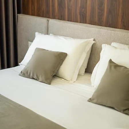 Select 6 Apartmán Tirana