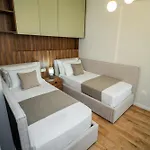 Apartment Select 6