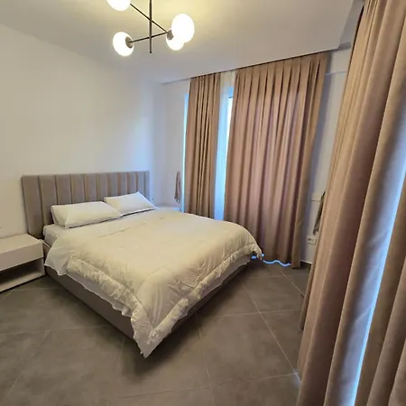 Apartment Select 6 *